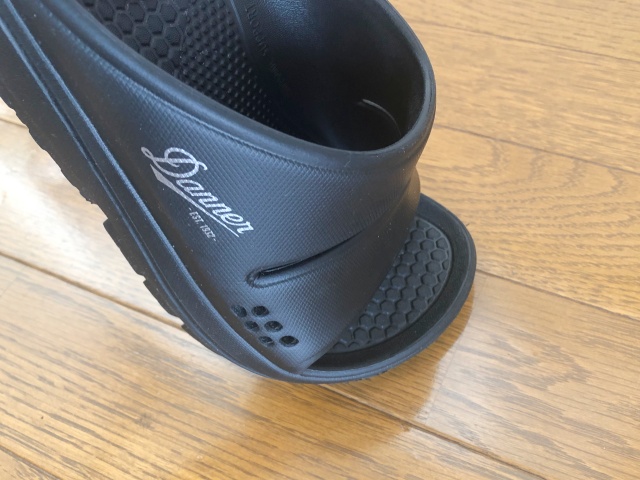 ダナーのミズグモの爪先